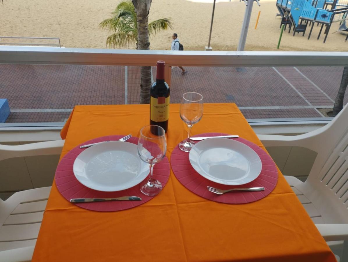 Beach And Sunset Las Palmas de Gran Canaria Exterior photo