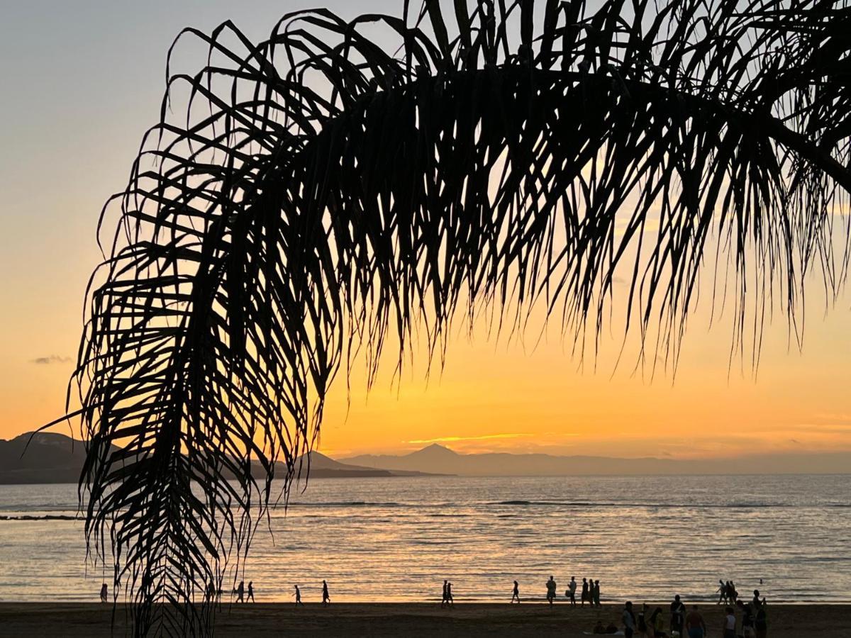 Beach And Sunset Las Palmas de Gran Canaria Exterior photo