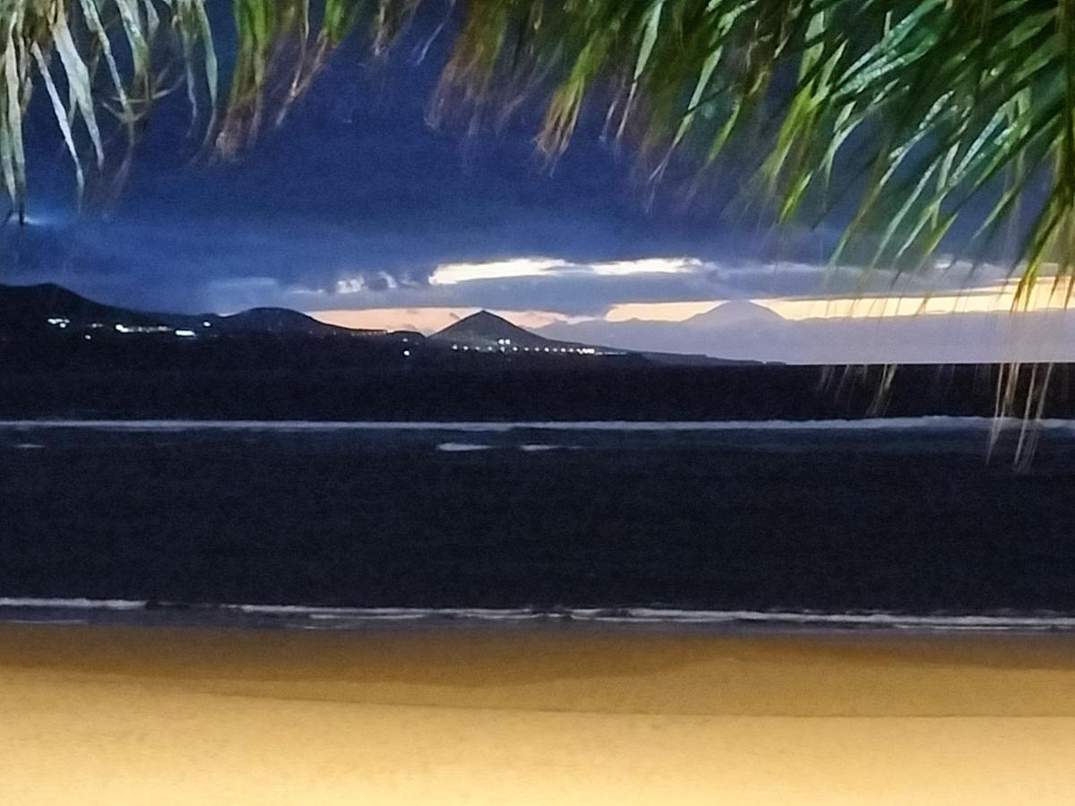 Beach And Sunset Las Palmas de Gran Canaria Exterior photo